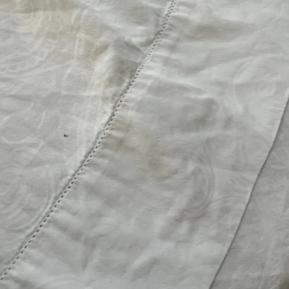 Sferra White Paisley Flat Sheet 102